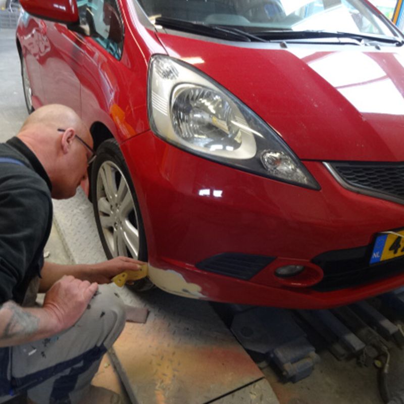 Controle van de laklaag na schadeherstel